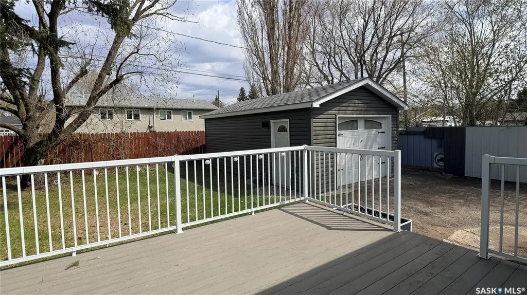 1276 King Street Estevan SK S4A 1L5
