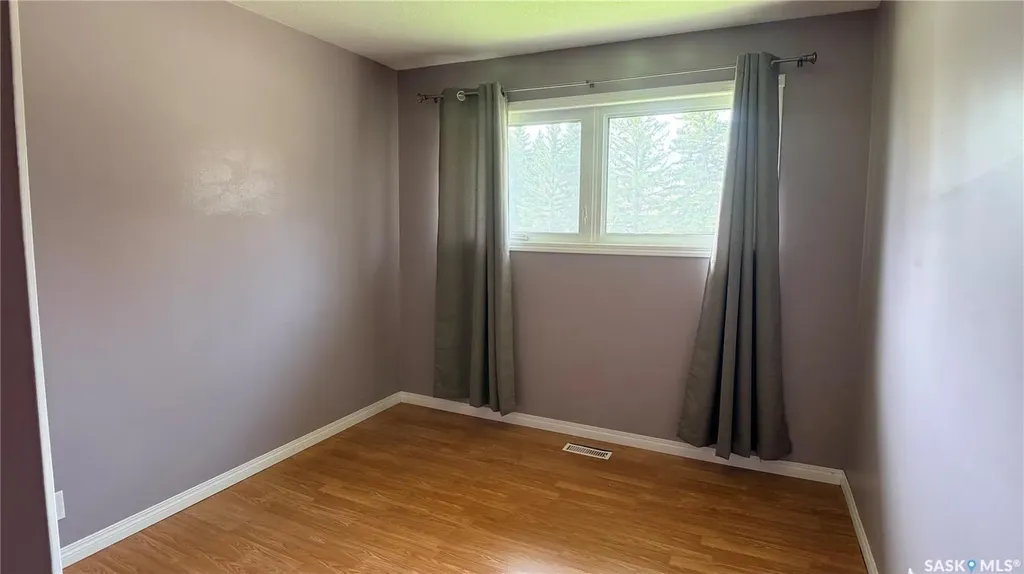 1276 King Street Estevan SK S4A 1L5