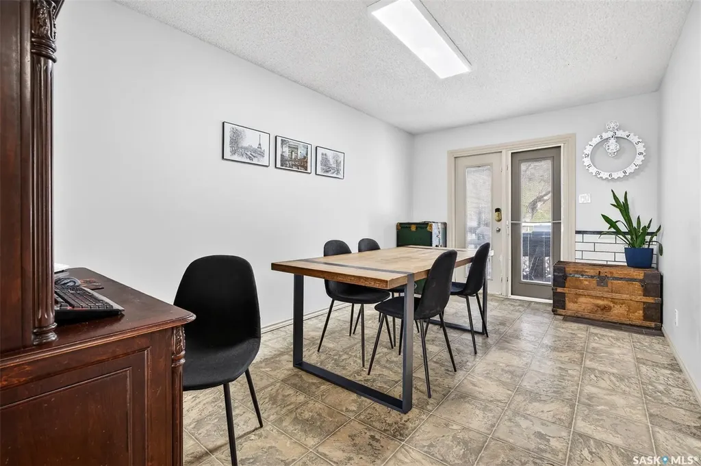 57 Daisy Crescent Moose Jaw SK S6J 1C2