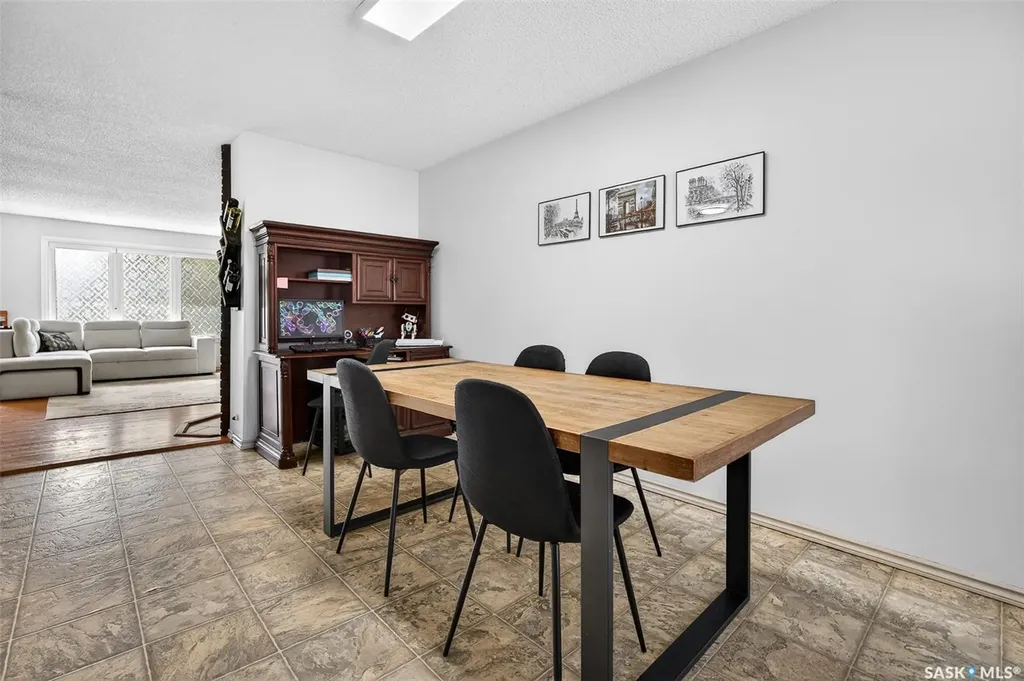 57 Daisy Crescent Moose Jaw SK S6J 1C2