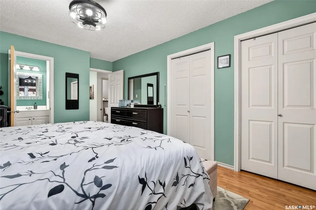 57 Daisy Crescent Moose Jaw SK S6J 1C2