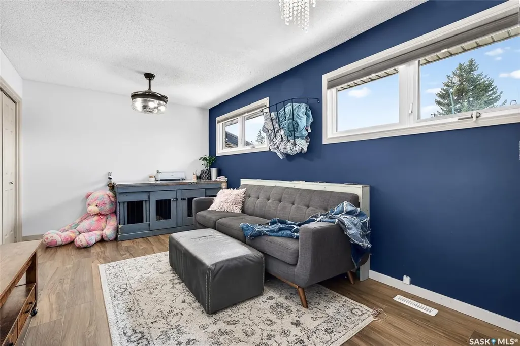 57 Daisy Crescent Moose Jaw SK S6J 1C2