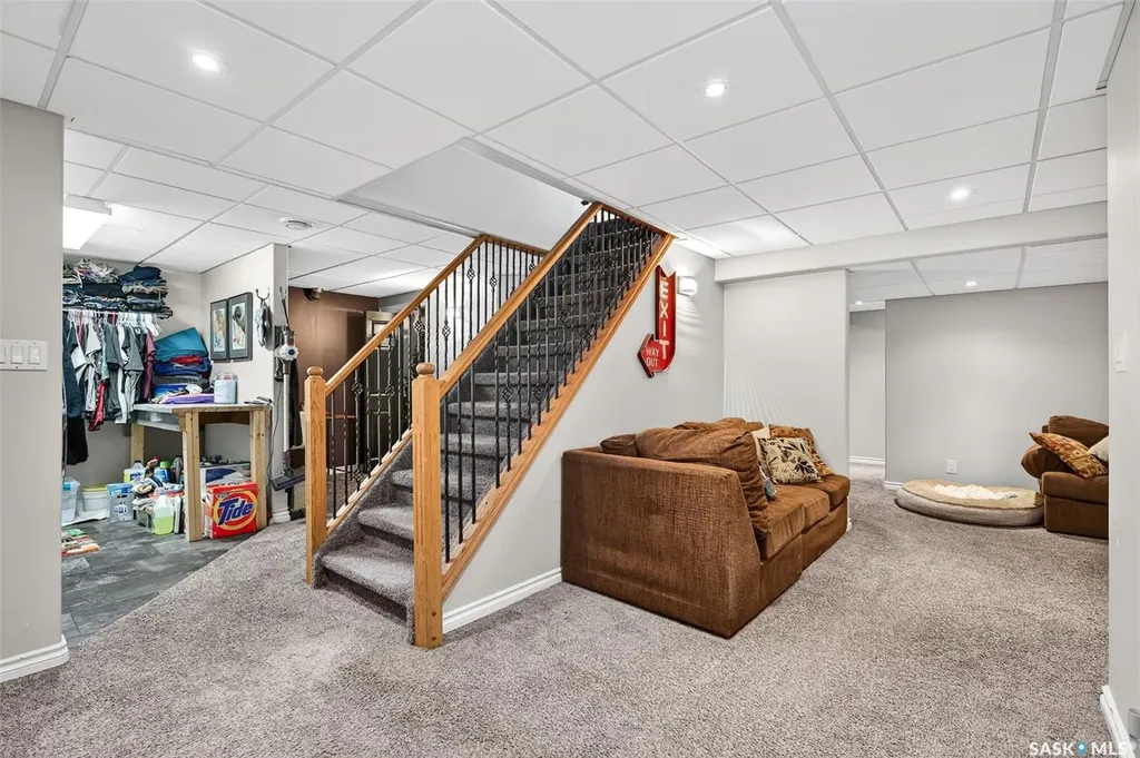 57 Daisy Crescent Moose Jaw SK S6J 1C2