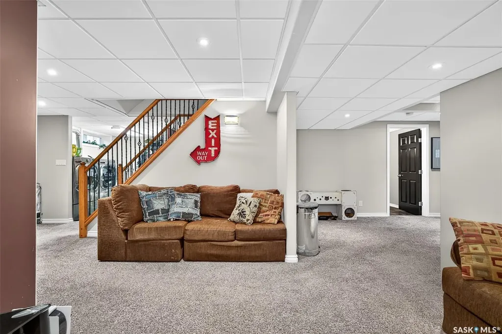 57 Daisy Crescent Moose Jaw SK S6J 1C2