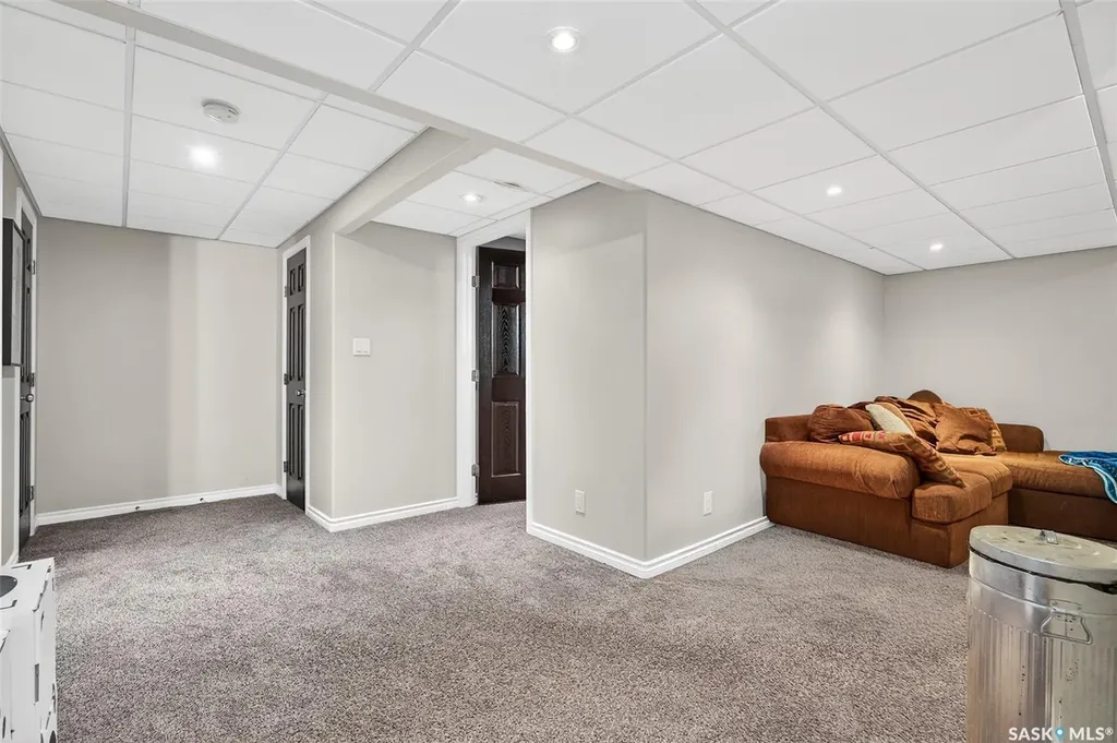 57 Daisy Crescent Moose Jaw SK S6J 1C2