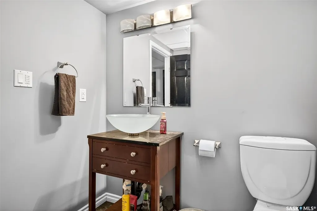 57 Daisy Crescent Moose Jaw SK S6J 1C2