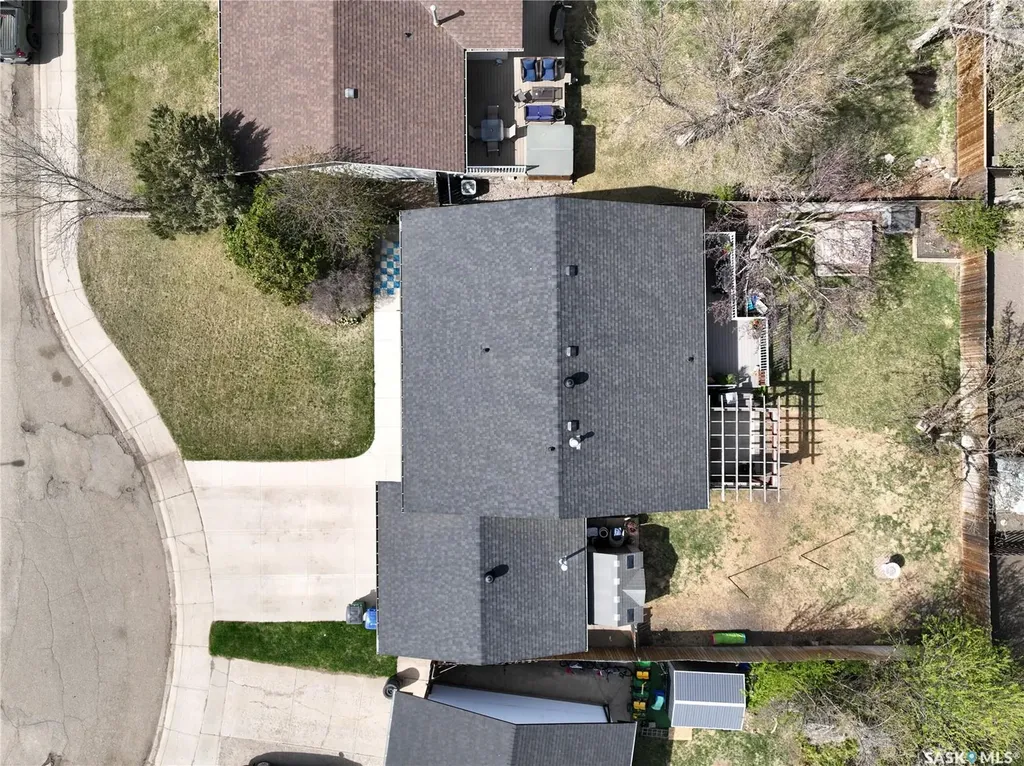 57 Daisy Crescent Moose Jaw SK S6J 1C2