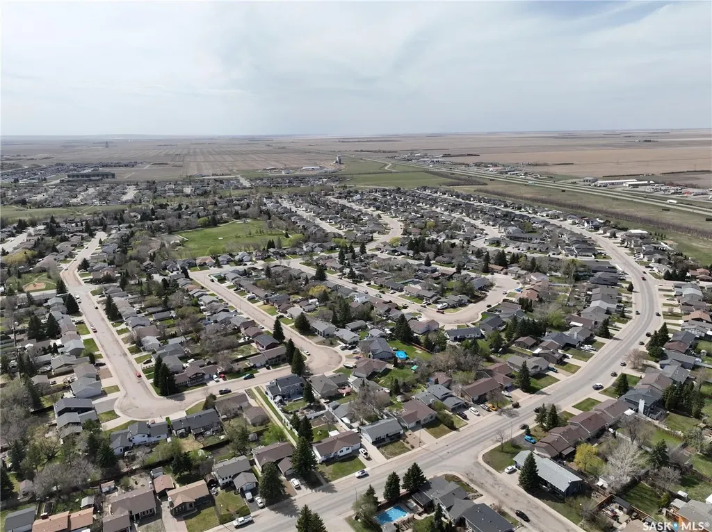 57 Daisy Crescent Moose Jaw SK S6J 1C2