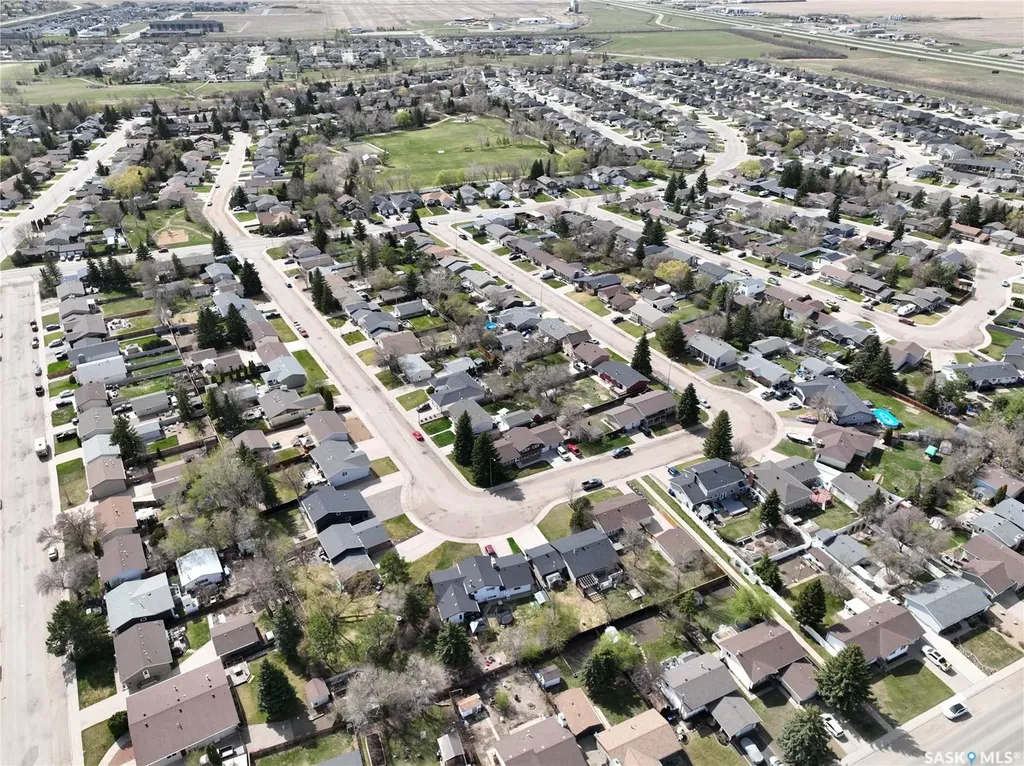 57 Daisy Crescent Moose Jaw SK S6J 1C2