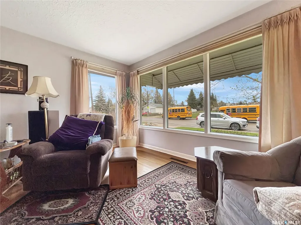 102 105th Street W Saskatoon SK S7N 1N1