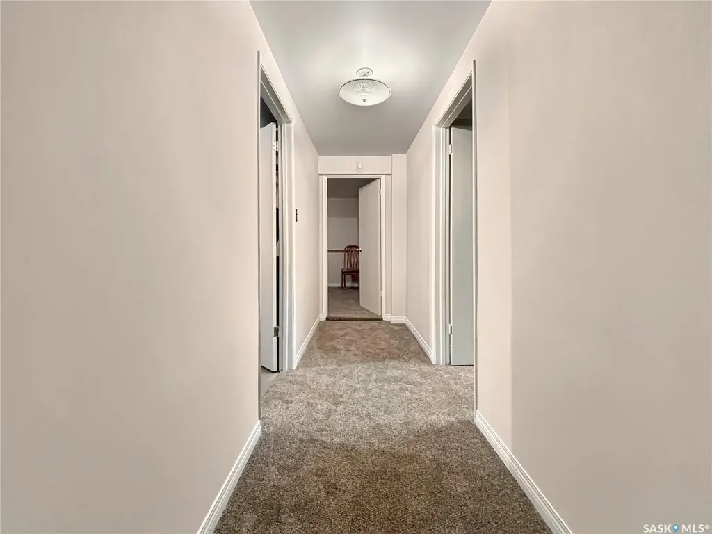 102 105th Street W Saskatoon SK S7N 1N1