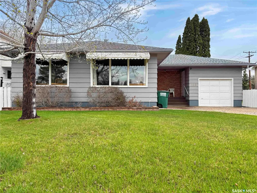 102 105th Street W Saskatoon SK S7N 1N1