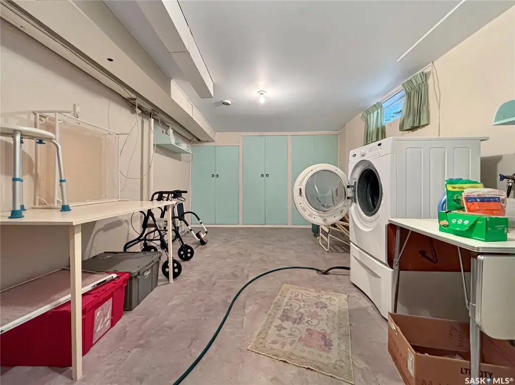 102 105th Street W Saskatoon SK S7N 1N1
