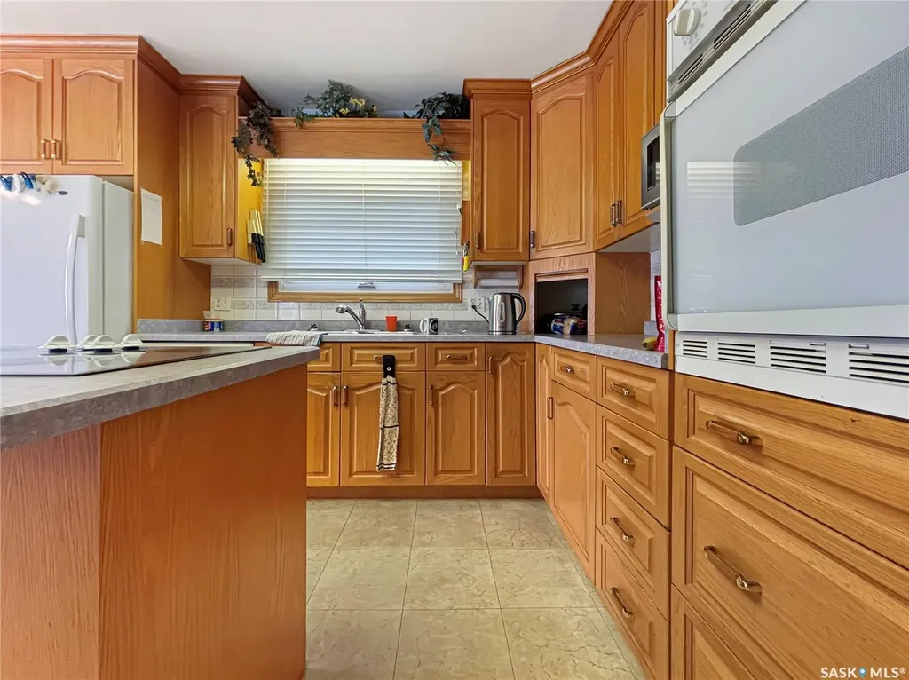 102 105th Street W Saskatoon SK S7N 1N1