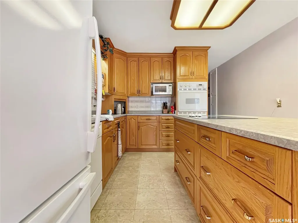 102 105th Street W Saskatoon SK S7N 1N1