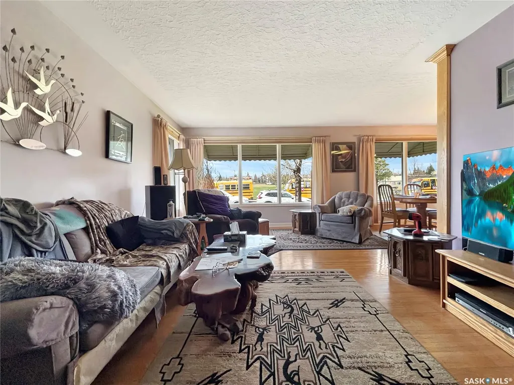 102 105th Street W Saskatoon SK S7N 1N1