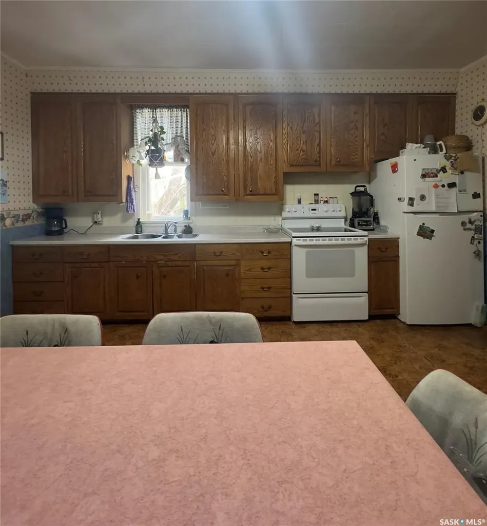 214 2nd Street N Waldheim SK S0K 4R0