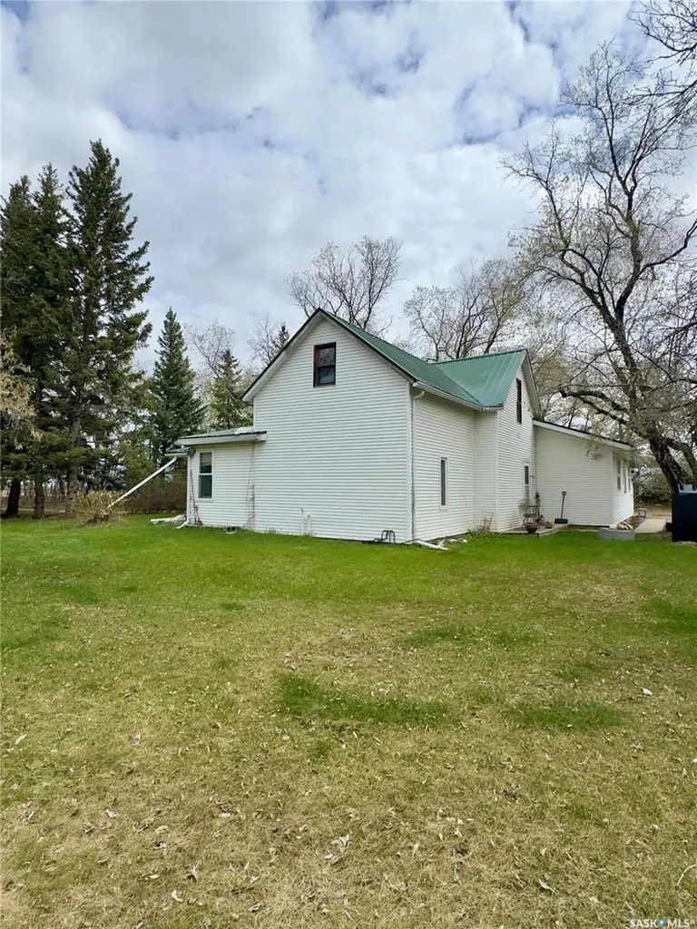 214 2nd Street N Waldheim SK S0K 4R0