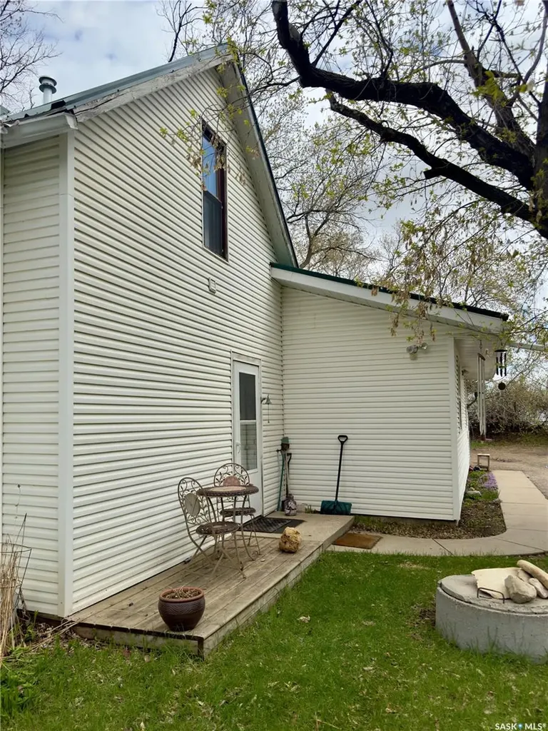214 2nd Street N Waldheim SK S0K 4R0