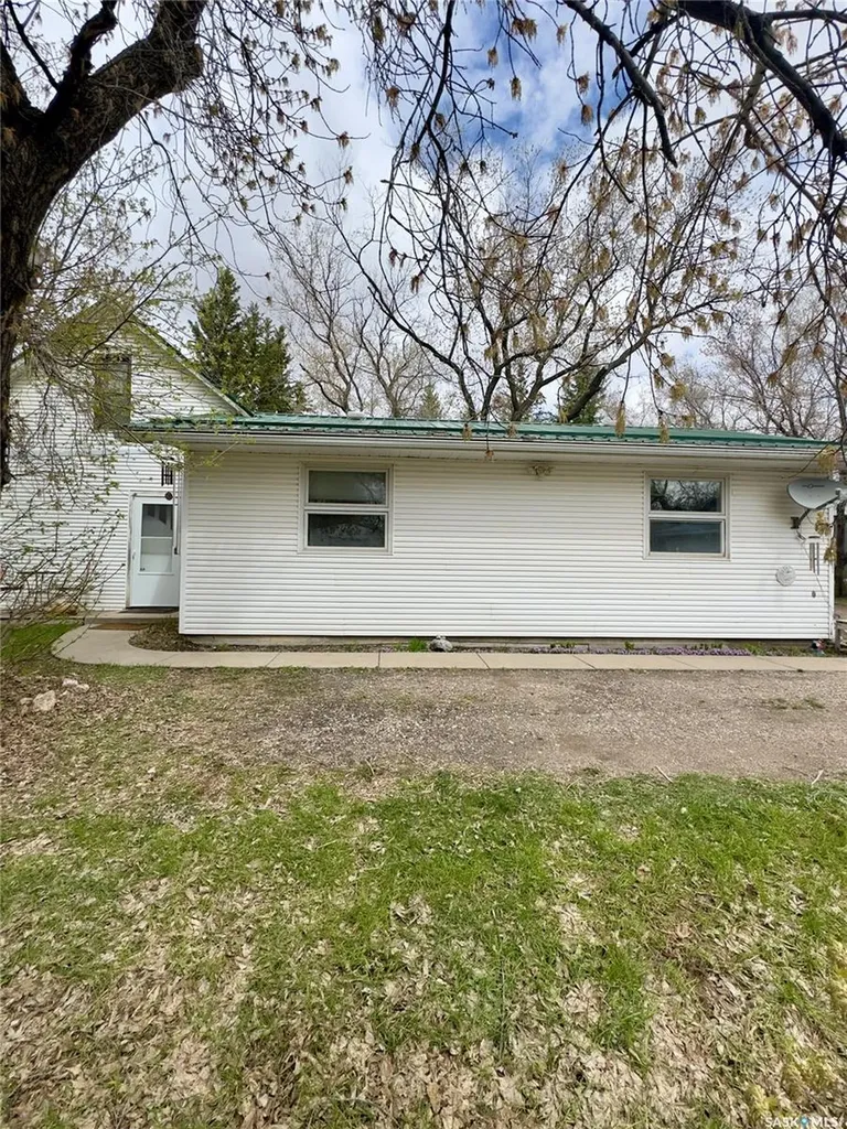 214 2nd Street N Waldheim SK S0K 4R0