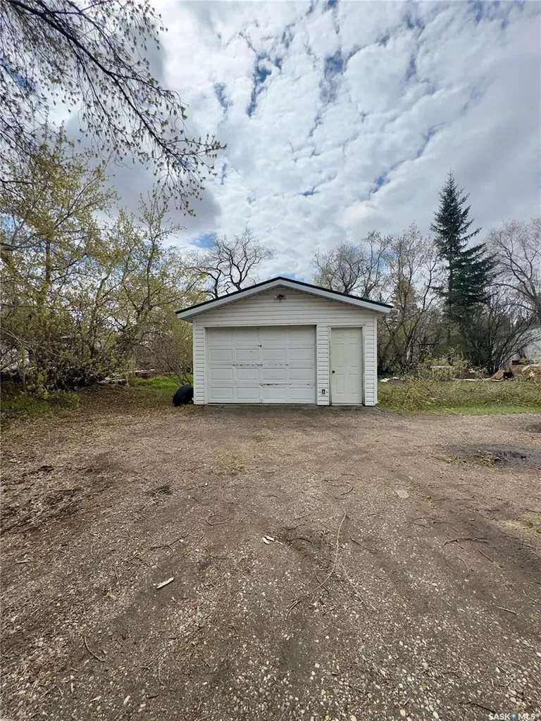 214 2nd Street N Waldheim SK S0K 4R0