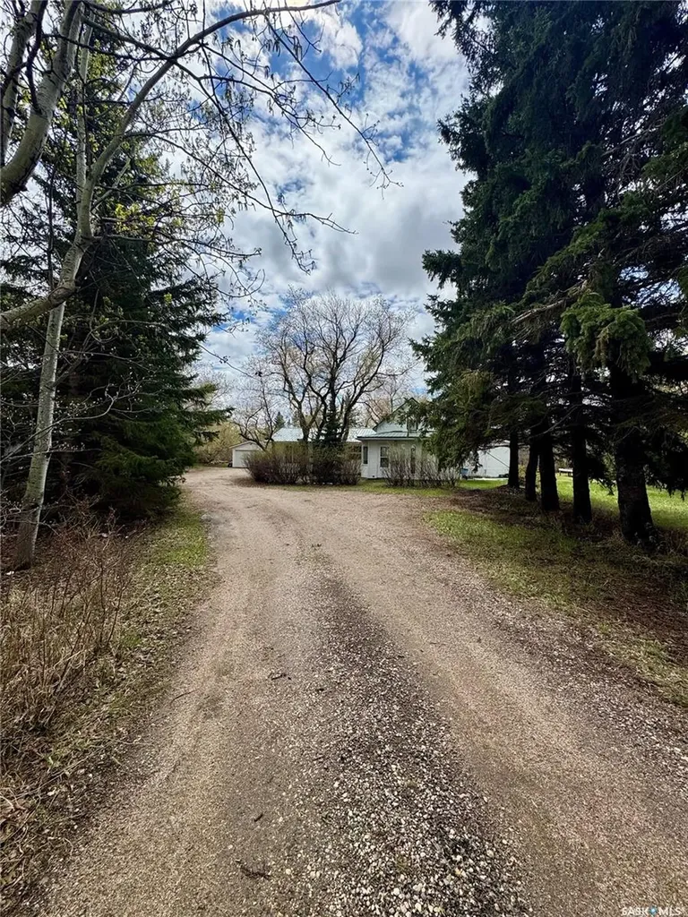 214 2nd Street N Waldheim SK S0K 4R0