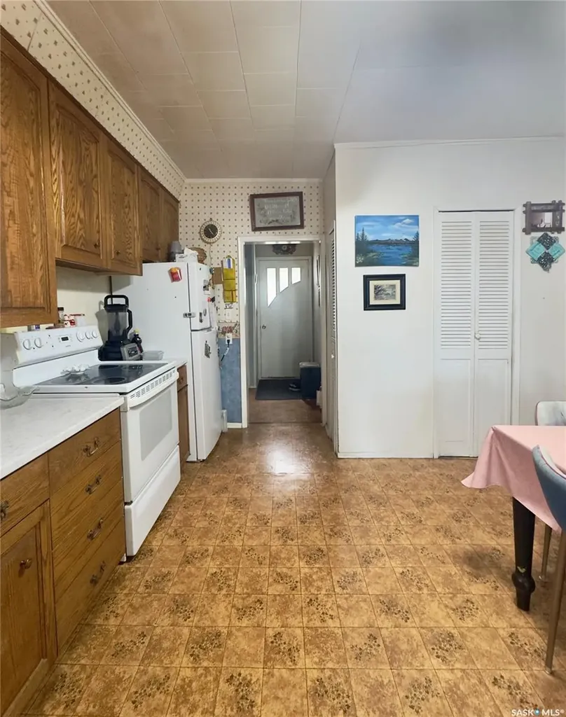 214 2nd Street N Waldheim SK S0K 4R0