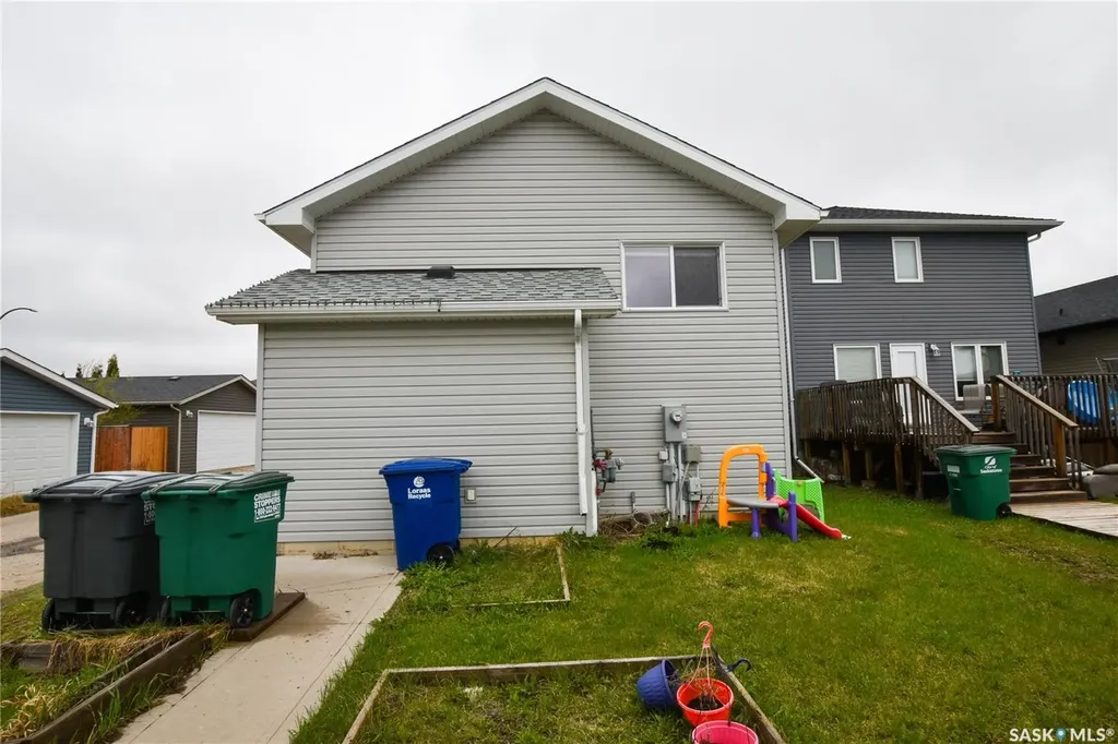 106 Geary Crescent Saskatoon SK S7R 0B8