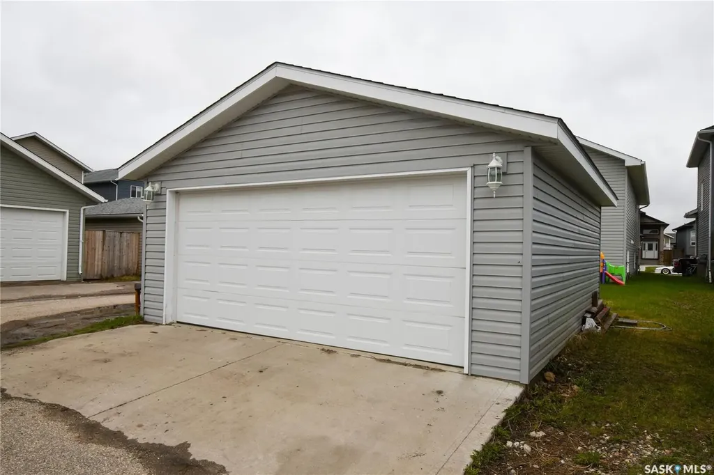 106 Geary Crescent Saskatoon SK S7R 0B8