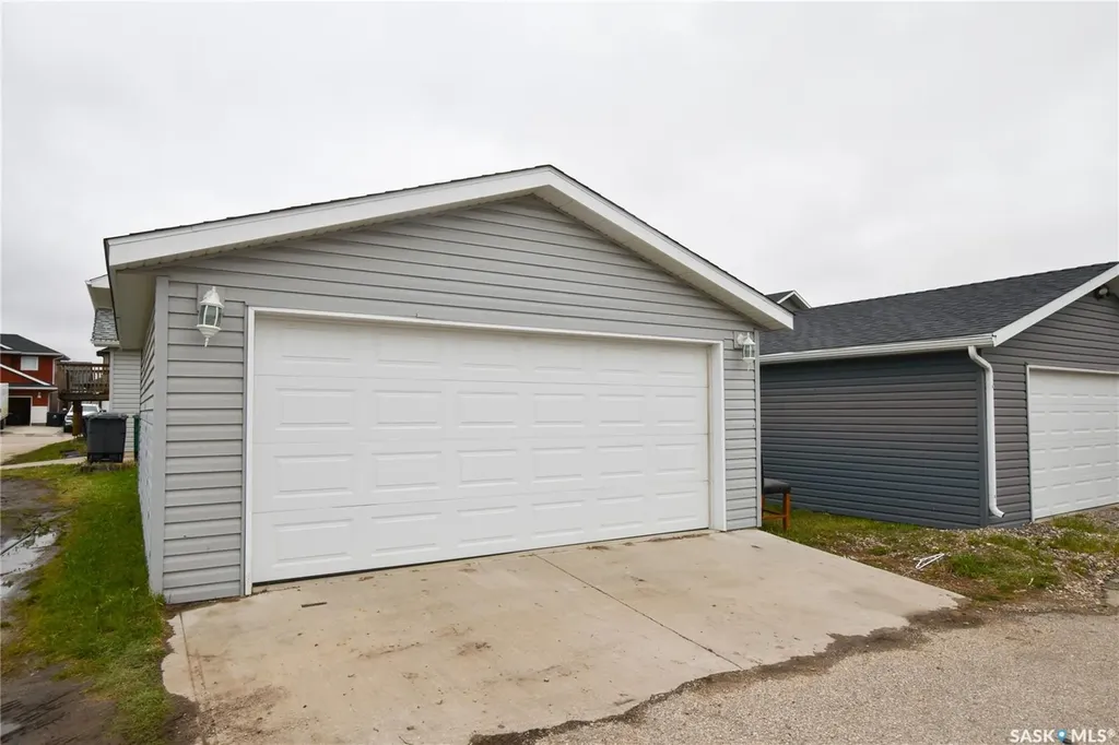 106 Geary Crescent Saskatoon SK S7R 0B8