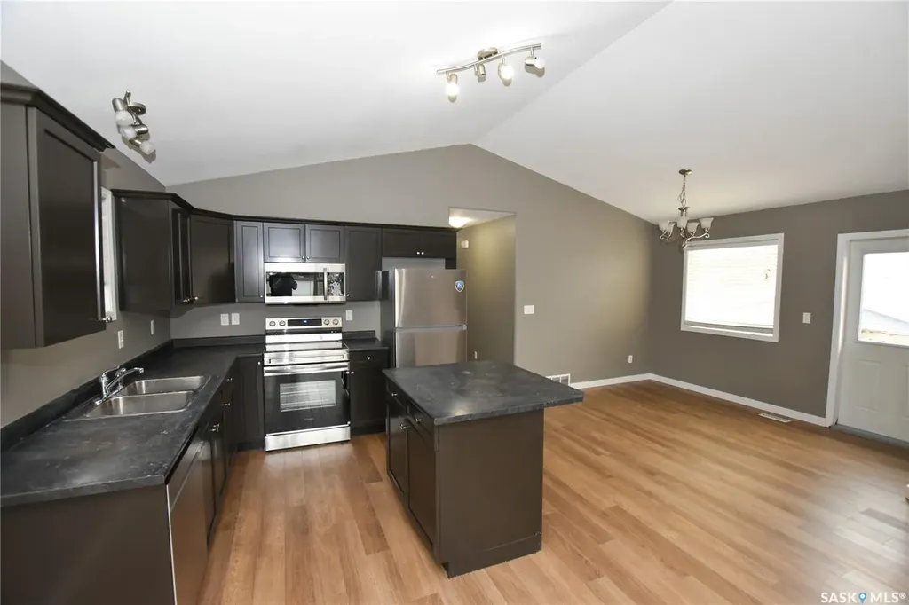 106 Geary Crescent Saskatoon SK S7R 0B8
