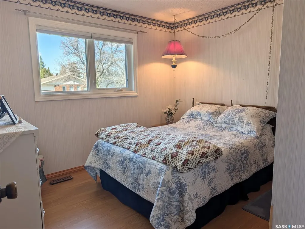 215 Dalgliesh Drive Regina SK S4R 7Z6
