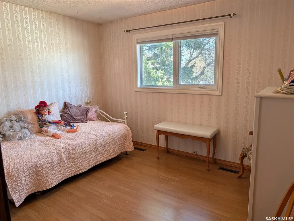215 Dalgliesh Drive Regina SK S4R 7Z6