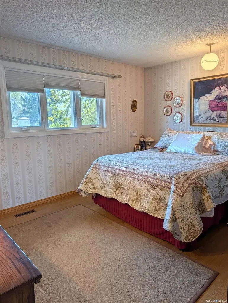 215 Dalgliesh Drive Regina SK S4R 7Z6