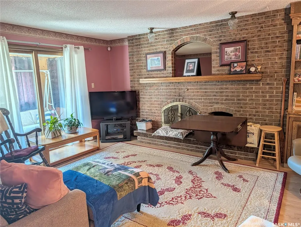 215 Dalgliesh Drive Regina SK S4R 7Z6
