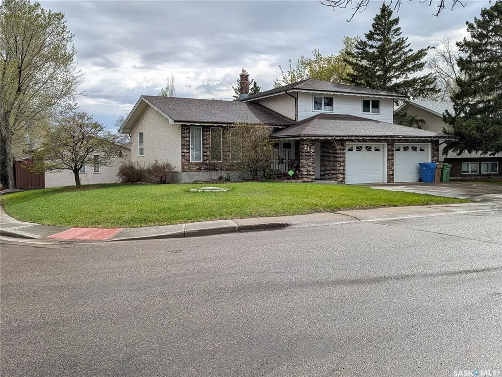 215 Dalgliesh Drive Regina SK S4R 7Z6