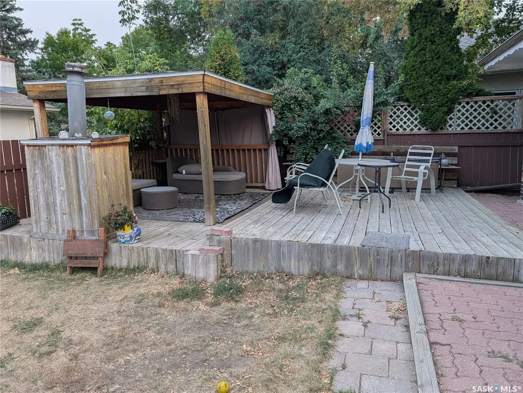 215 Dalgliesh Drive Regina SK S4R 7Z6