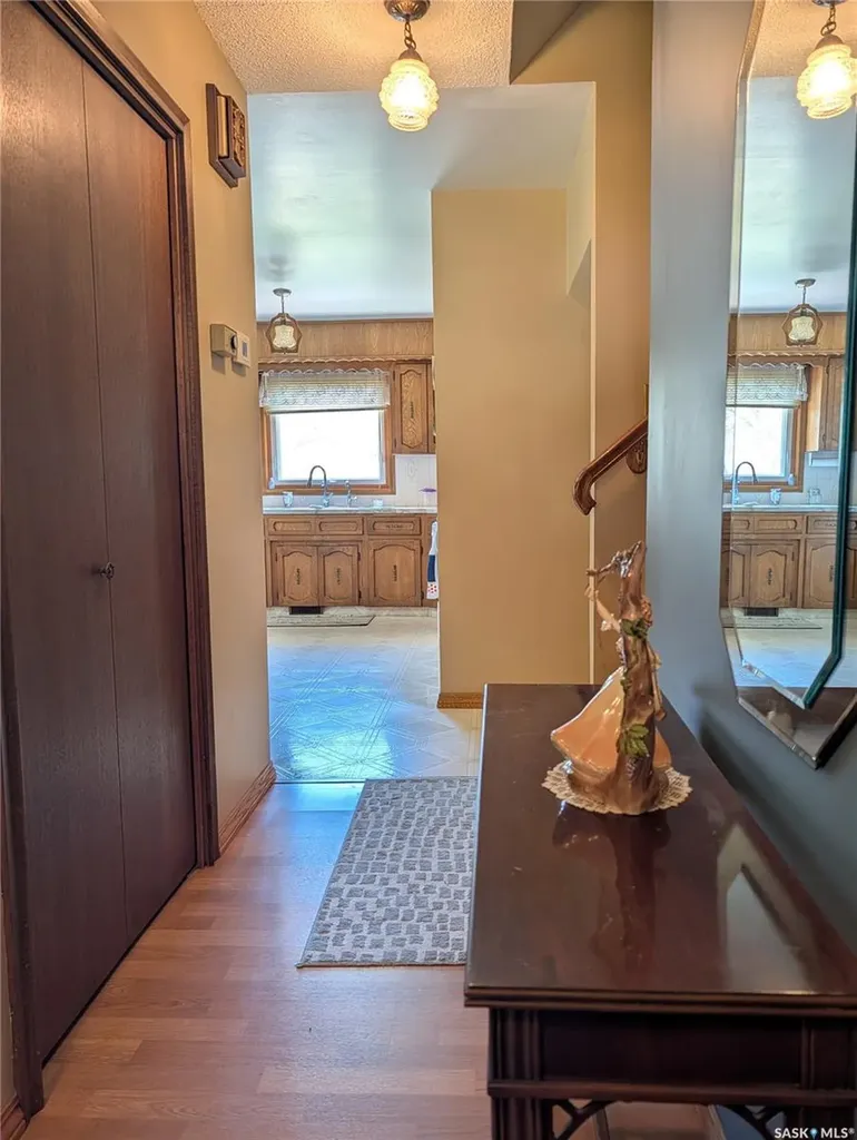 215 Dalgliesh Drive Regina SK S4R 7Z6