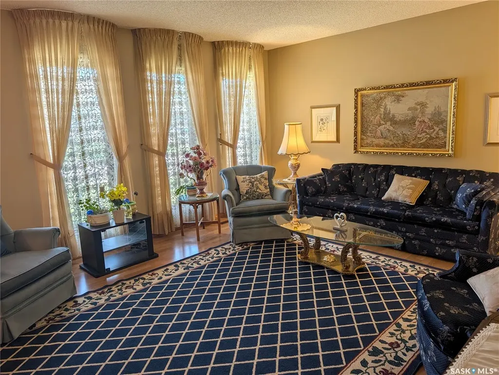 215 Dalgliesh Drive Regina SK S4R 7Z6
