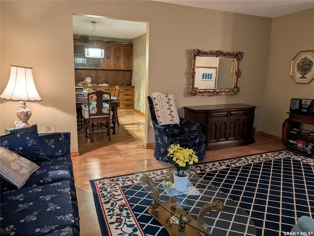 215 Dalgliesh Drive Regina SK S4R 7Z6