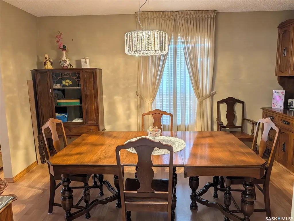 215 Dalgliesh Drive Regina SK S4R 7Z6