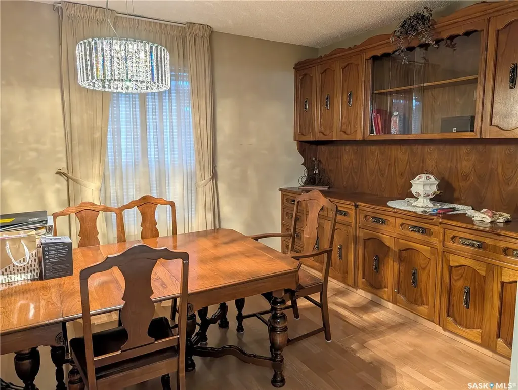 215 Dalgliesh Drive Regina SK S4R 7Z6