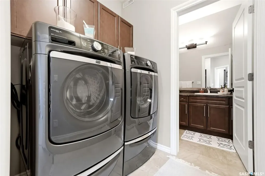 6902 Maple Vista Drive Regina SK S4X 0J8