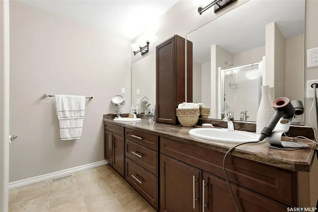 6902 Maple Vista Drive Regina SK S4X 0J8