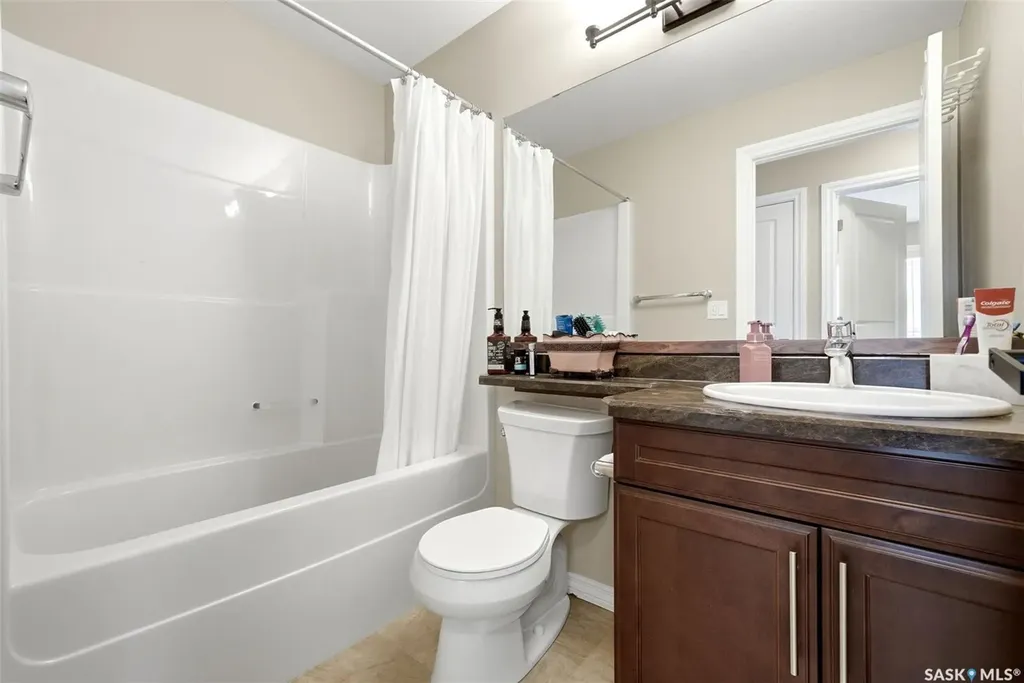 6902 Maple Vista Drive Regina SK S4X 0J8