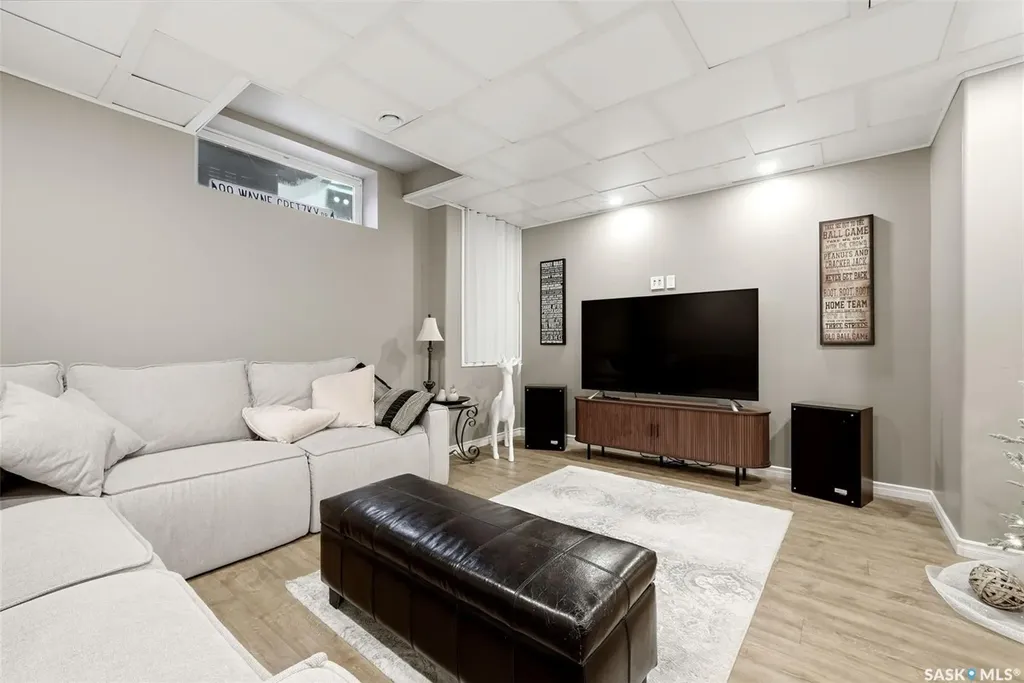 6902 Maple Vista Drive Regina SK S4X 0J8