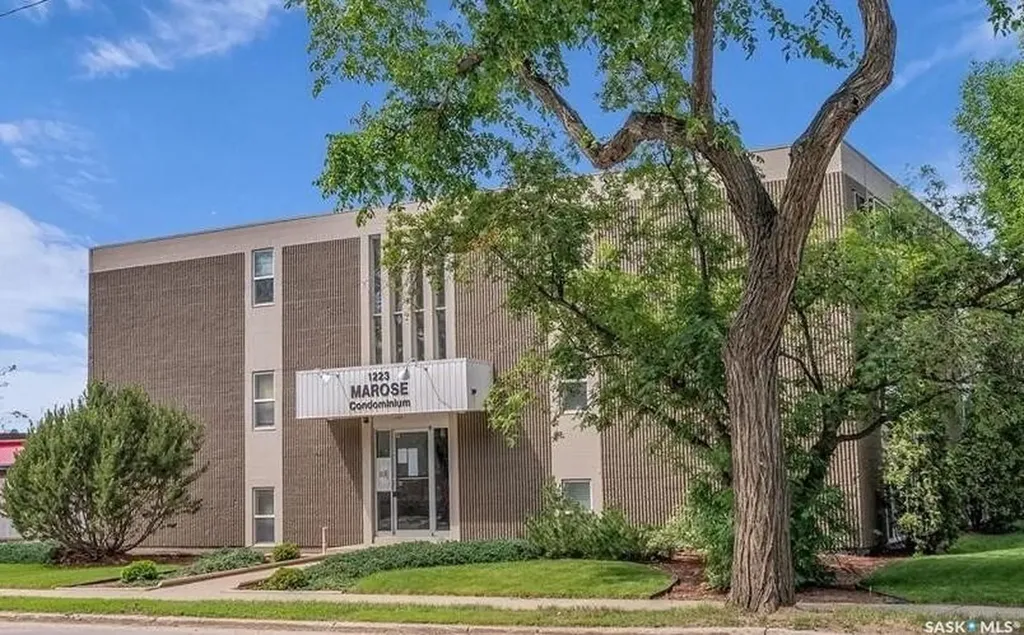 1223 7th Avenue N Saskatoon SK S7K 2W1