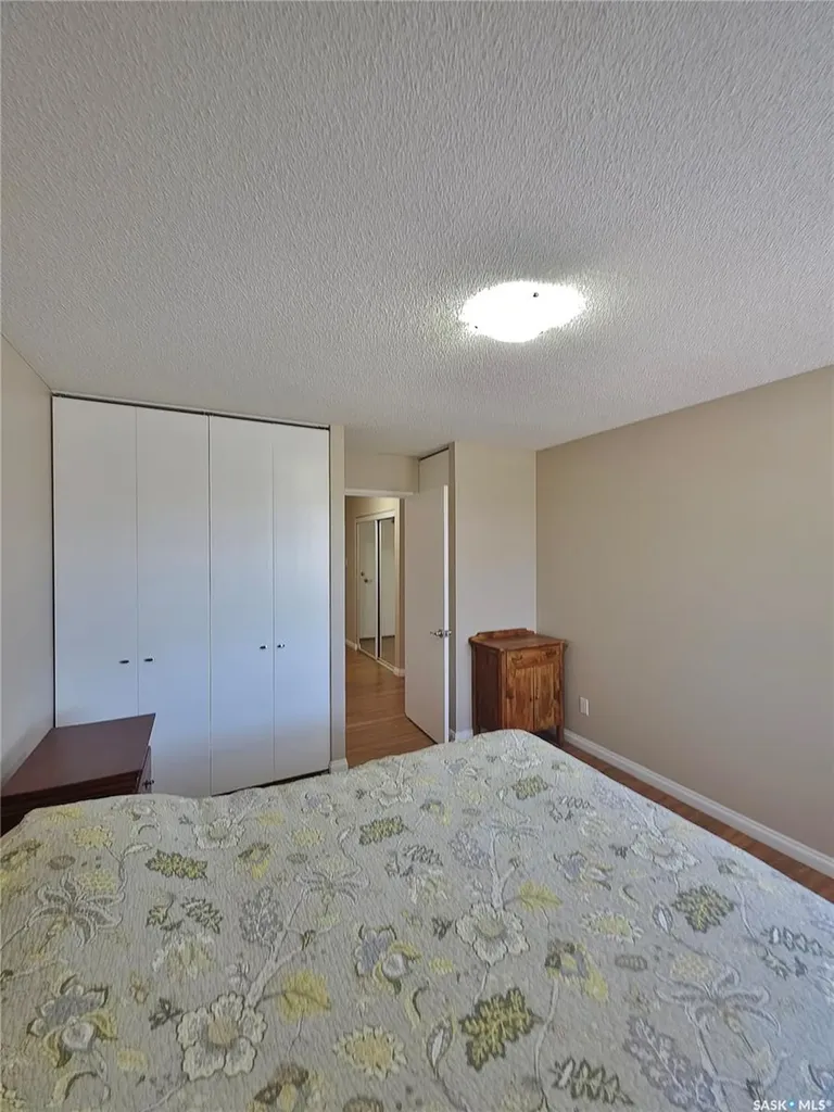 1223 7th Avenue N Saskatoon SK S7K 2W1