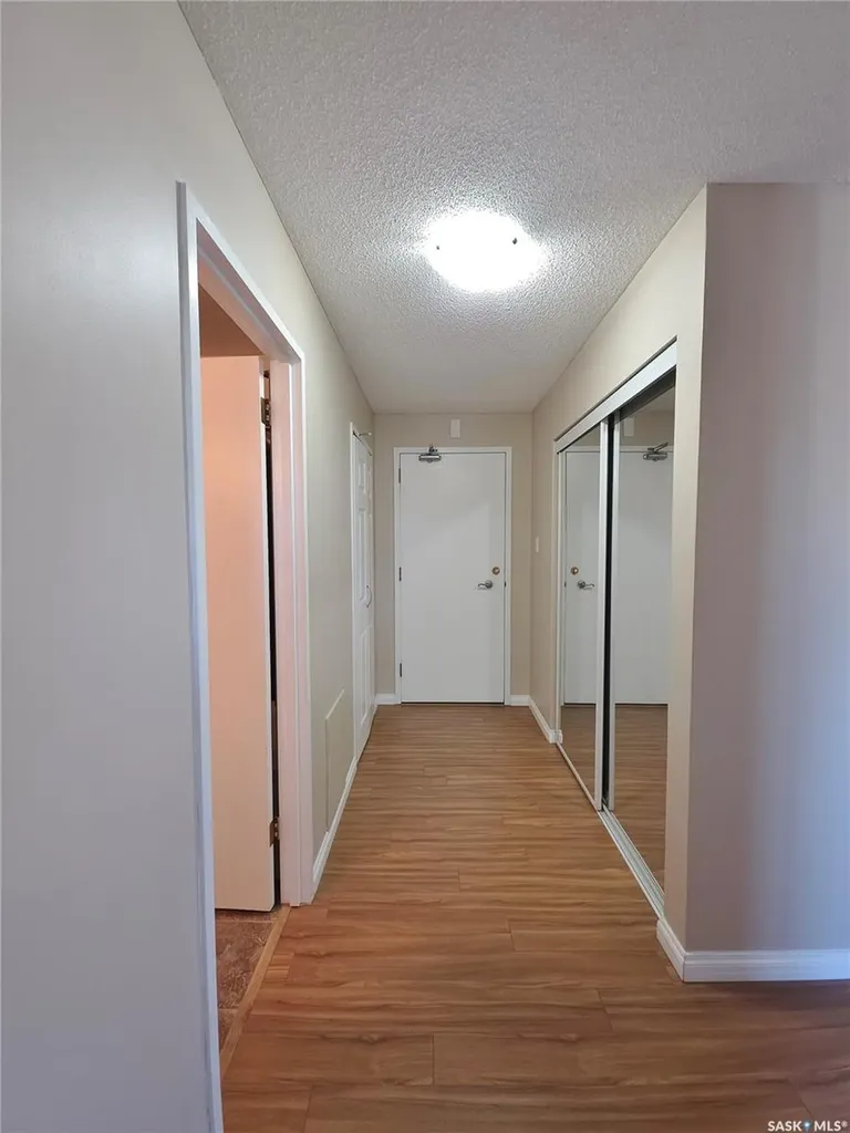 1223 7th Avenue N Saskatoon SK S7K 2W1
