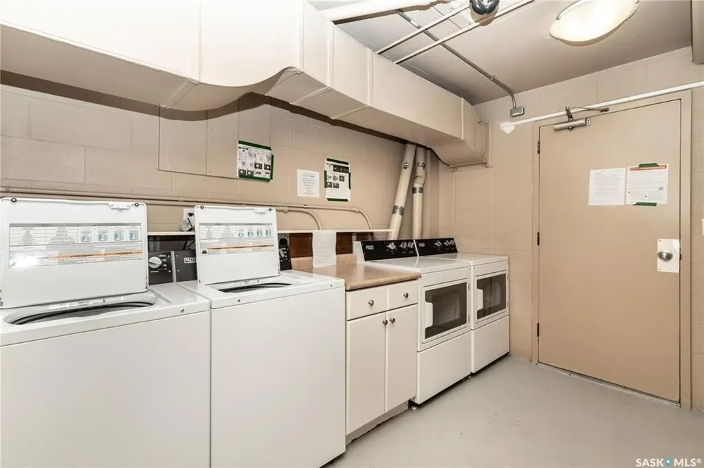 1223 7th Avenue N Saskatoon SK S7K 2W1